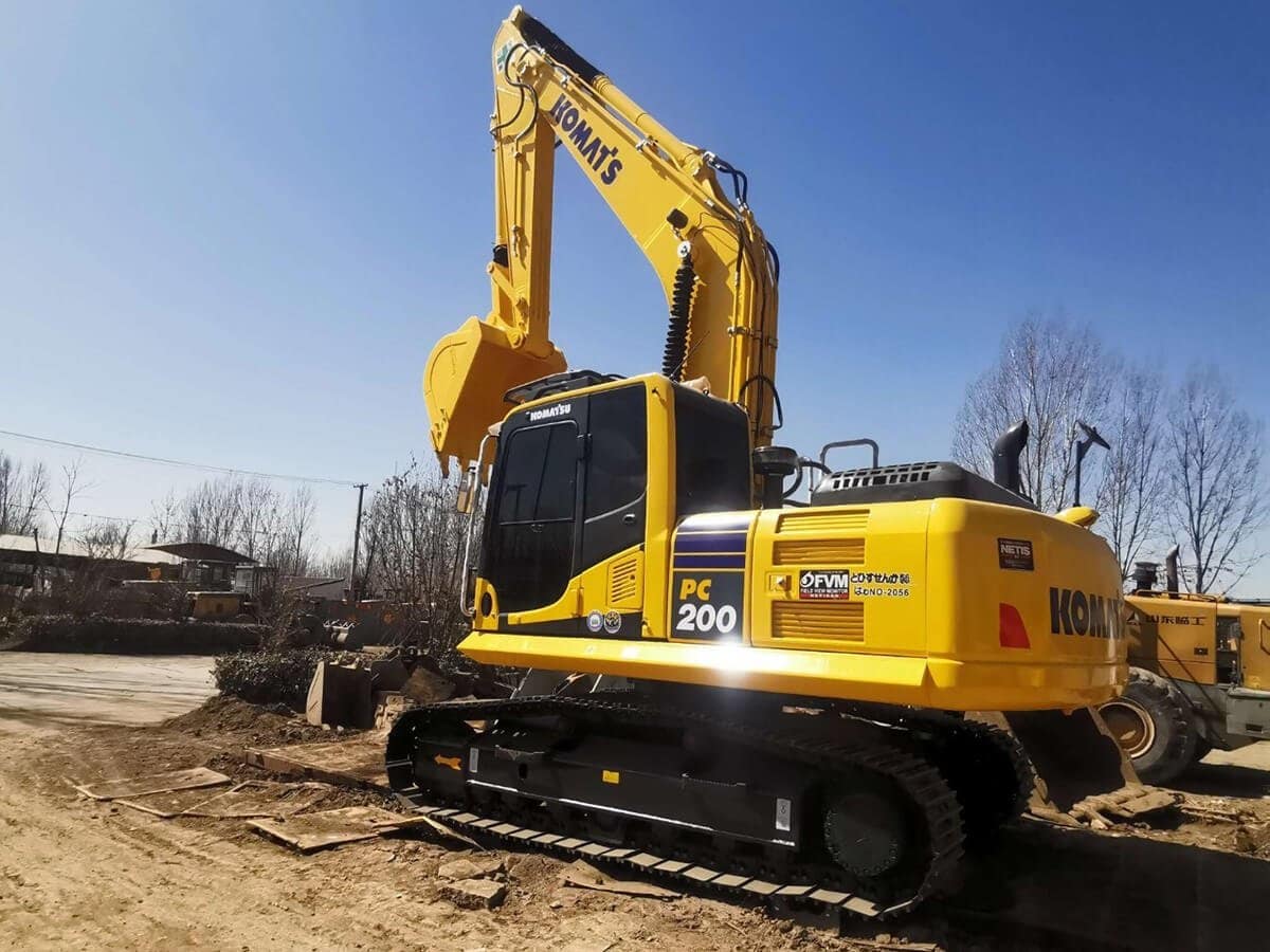 Carregamento de Escavadeira Komatsu PC160 com Garra Florestal | TikTok, image size:1200x900